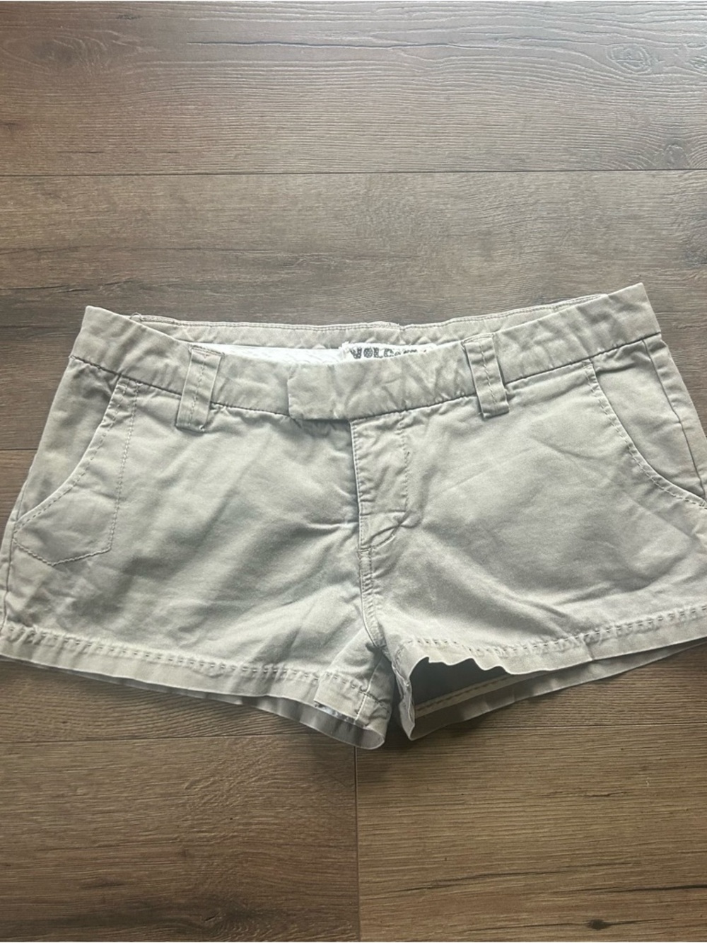 Vintage Volcolm  Low Rise Women's Tan ChinoStyle Shorts